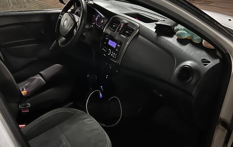 Renault Logan II, 2017 год, 400 000 рублей, 6 фотография