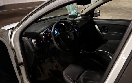 Renault Logan II, 2017 год, 400 000 рублей, 5 фотография