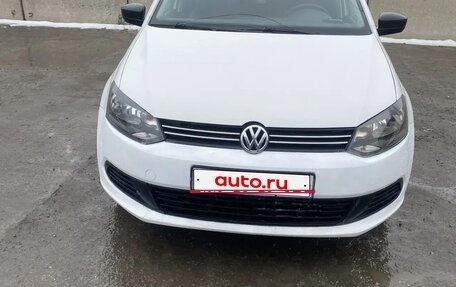 Volkswagen Polo VI (EU Market), 2013 год, 525 000 рублей, 2 фотография