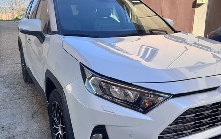 Toyota RAV4, 2020 год, 3 500 000 рублей, 2 фотография