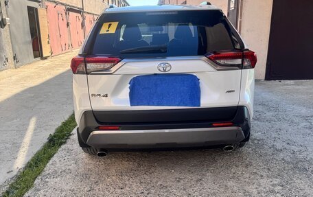 Toyota RAV4, 2020 год, 3 500 000 рублей, 5 фотография