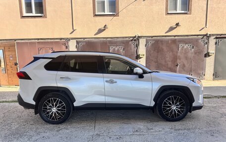 Toyota RAV4, 2020 год, 3 500 000 рублей, 17 фотография