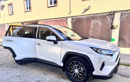 Toyota RAV4, 2020 год, 3 500 000 рублей, 15 фотография