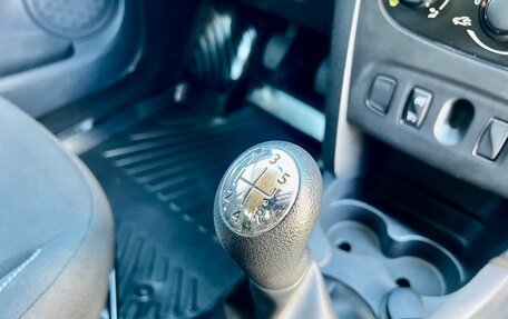 Renault Sandero II рестайлинг, 2017 год, 850 000 рублей, 23 фотография