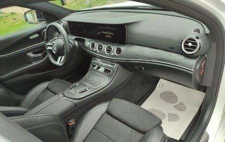 Mercedes-Benz E-Класс, 2022 год, 4 870 000 рублей, 13 фотография