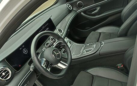 Mercedes-Benz E-Класс, 2022 год, 4 870 000 рублей, 10 фотография