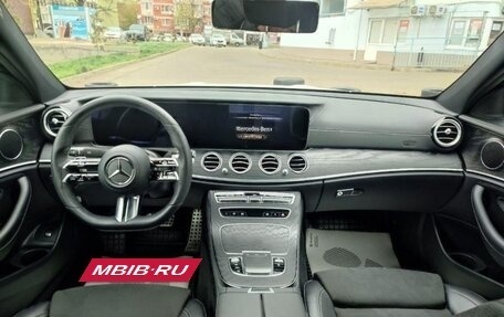 Mercedes-Benz E-Класс, 2022 год, 4 870 000 рублей, 14 фотография