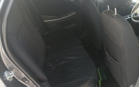 Hyundai Solaris II рестайлинг, 2012 год, 360 000 рублей, 13 фотография