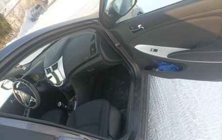 Hyundai Solaris II рестайлинг, 2012 год, 360 000 рублей, 12 фотография