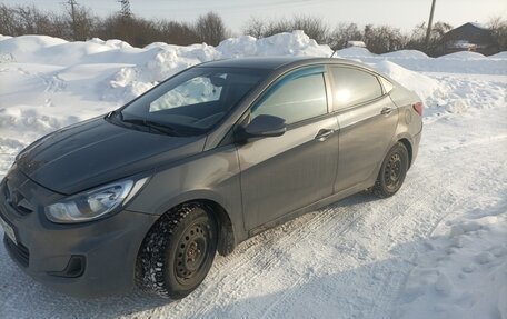 Hyundai Solaris II рестайлинг, 2012 год, 360 000 рублей, 7 фотография