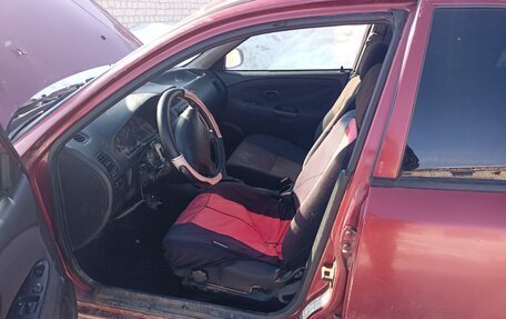 Mitsubishi Carisma I, 1999 год, 60 000 рублей, 5 фотография