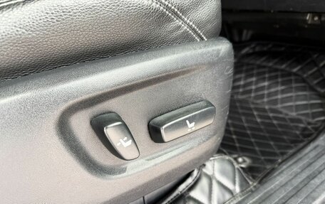 Toyota Land Cruiser Prado 150 рестайлинг 2, 2013 год, 3 199 000 рублей, 16 фотография