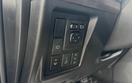 Toyota Land Cruiser Prado 150 рестайлинг 2, 2013 год, 3 199 000 рублей, 15 фотография