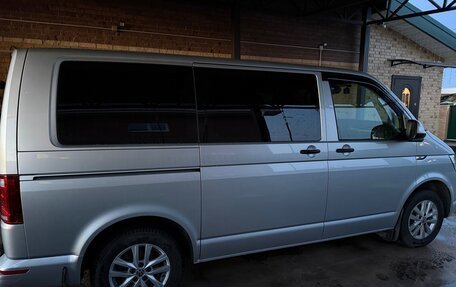 Volkswagen Multivan T6 рестайлинг, 2019 год, 4 750 000 рублей, 5 фотография