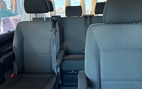 Volkswagen Multivan T6 рестайлинг, 2019 год, 4 750 000 рублей, 12 фотография