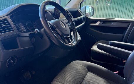 Volkswagen Multivan T6 рестайлинг, 2019 год, 4 750 000 рублей, 7 фотография