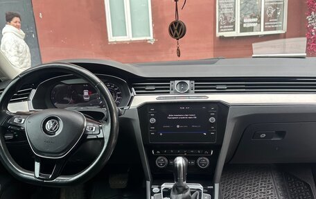 Volkswagen Passat B8 рестайлинг, 2017 год, 2 100 000 рублей, 10 фотография