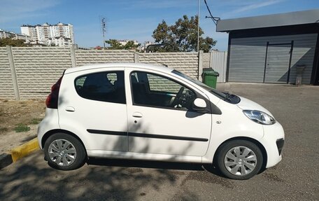 Peugeot 107 I рестайлинг, 2012 год, 520 000 рублей, 3 фотография