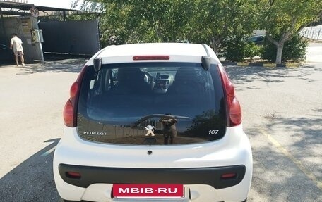 Peugeot 107 I рестайлинг, 2012 год, 520 000 рублей, 4 фотография