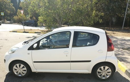 Peugeot 107 I рестайлинг, 2012 год, 520 000 рублей, 2 фотография