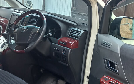 Toyota Alphard III, 2010 год, 780 000 рублей, 9 фотография