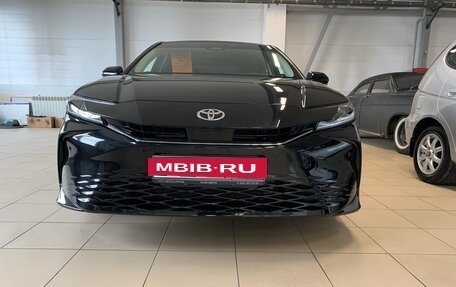 Toyota Camry, 2024 год, 3 950 000 рублей, 2 фотография