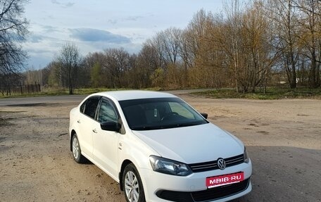 Volkswagen Polo VI (EU Market), 2013 год, 800 000 рублей, 1 фотография