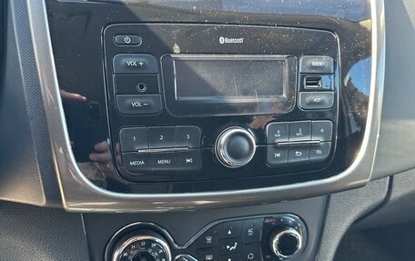 Renault Sandero II рестайлинг, 2014 год, 560 000 рублей, 1 фотография