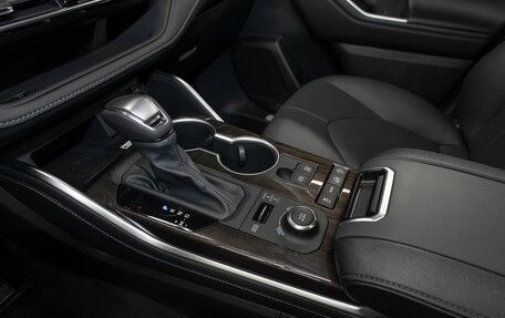 Toyota Highlander, 2026 год, 5 550 000 рублей, 21 фотография