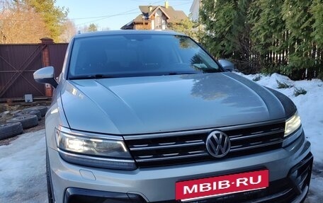 Volkswagen Tiguan II, 2018 год, 3 300 000 рублей, 2 фотография