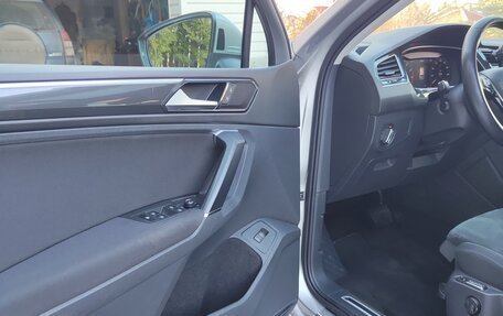 Volkswagen Tiguan II, 2018 год, 3 300 000 рублей, 10 фотография