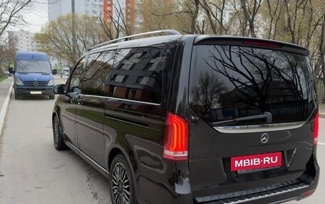 Mercedes-Benz V-Класс, 2018 год, 4 500 000 рублей, 6 фотография