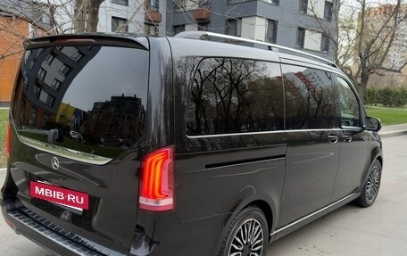 Mercedes-Benz V-Класс, 2018 год, 4 500 000 рублей, 4 фотография