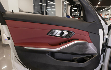 BMW 3 серия, 2024 год, 4 990 000 рублей, 15 фотография