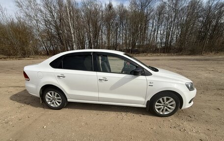 Volkswagen Polo VI (EU Market), 2013 год, 800 000 рублей, 3 фотография