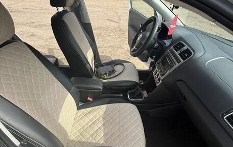 Volkswagen Polo VI (EU Market), 2013 год, 800 000 рублей, 10 фотография