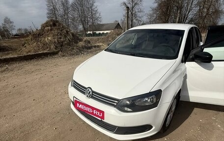 Volkswagen Polo VI (EU Market), 2013 год, 800 000 рублей, 2 фотография