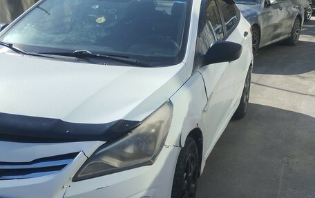 Hyundai Solaris II рестайлинг, 2015 год, 350 000 рублей, 4 фотография