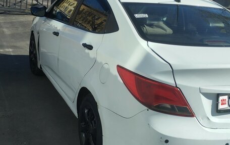 Hyundai Solaris II рестайлинг, 2015 год, 350 000 рублей, 5 фотография