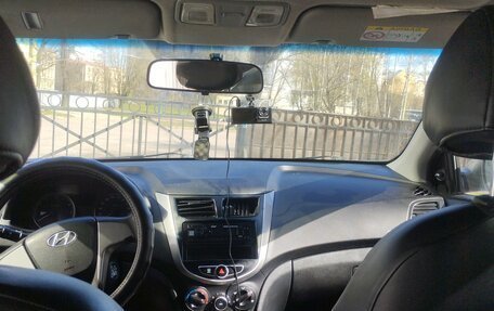 Hyundai Solaris II рестайлинг, 2015 год, 350 000 рублей, 7 фотография