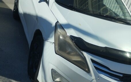 Hyundai Solaris II рестайлинг, 2015 год, 350 000 рублей, 3 фотография