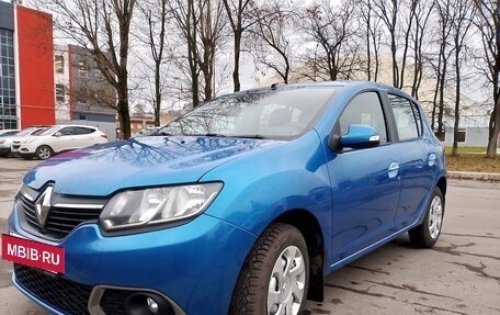 Renault Sandero II рестайлинг, 2016 год, 650 000 рублей, 2 фотография