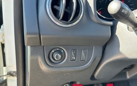 Renault Sandero II рестайлинг, 2014 год, 560 000 рублей, 2 фотография