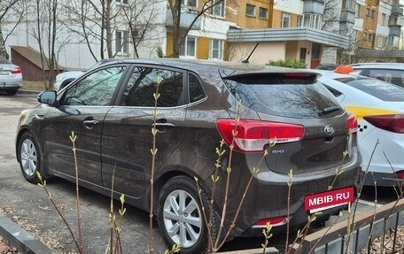 KIA Rio III рестайлинг, 2015 год, 950 000 рублей, 2 фотография