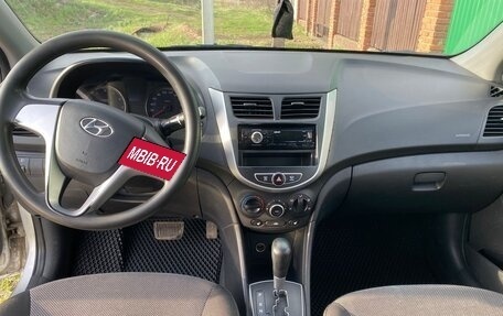 Hyundai Solaris II рестайлинг, 2012 год, 850 000 рублей, 3 фотография