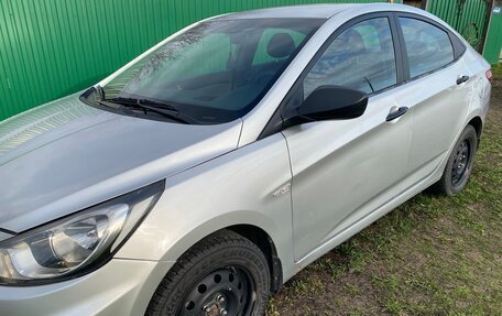 Hyundai Solaris II рестайлинг, 2012 год, 850 000 рублей, 7 фотография
