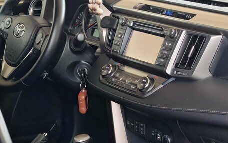 Toyota RAV4, 2013 год, 1 850 000 рублей, 6 фотография