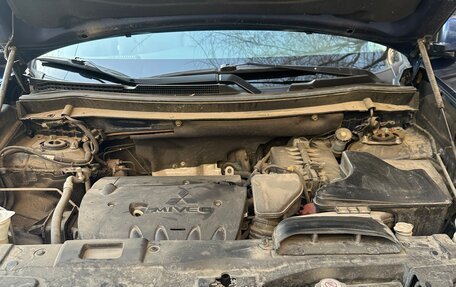 Mitsubishi Outlander III рестайлинг 3, 2015 год, 1 990 000 рублей, 9 фотография