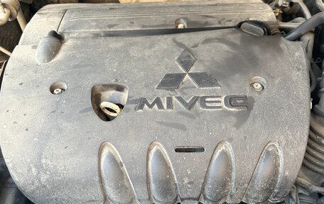 Mitsubishi Outlander III рестайлинг 3, 2015 год, 1 990 000 рублей, 12 фотография