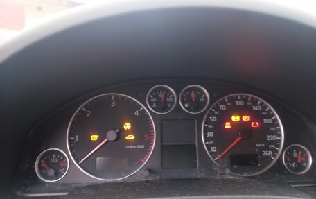 Audi A6, 2002 год, 300 000 рублей, 16 фотография